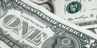 Co lepiej kupić dolar czy euro?