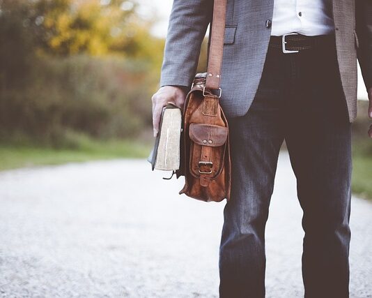 Kto może być nauczycielem wspomagającym dla dziecka z autyzmem?