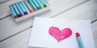 Czy karta sieciowa jest na płycie głównej?