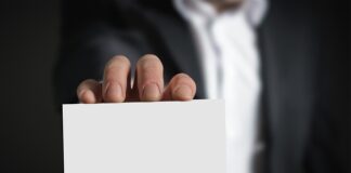 Kto jest odpowiedzialny za podstawę programowa?